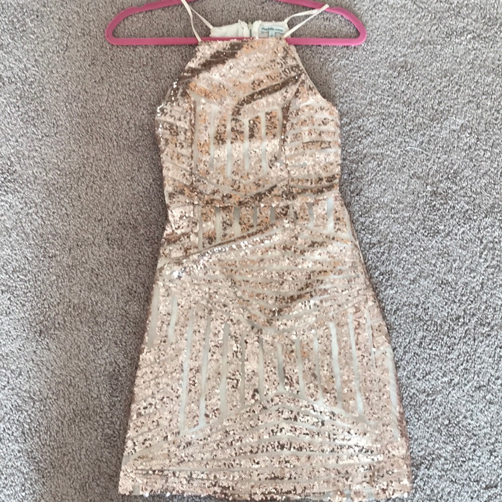 Backless dress